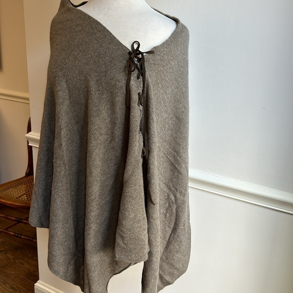 27 Miles Malibu Cashmere Poncho Wrap Light Brown One Size Suede Lacing EUC - Picture 2 of 7